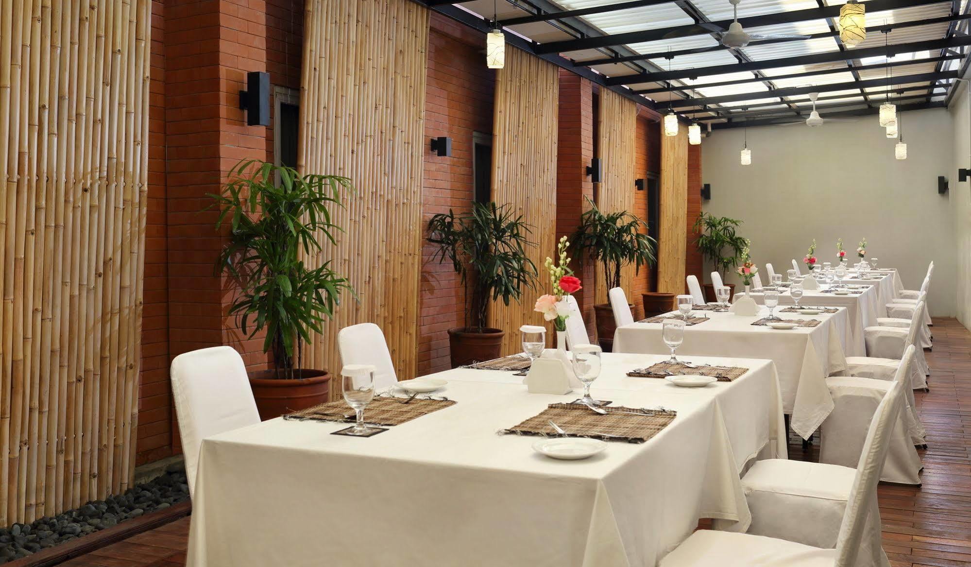 Zizz Convention Hotel Denpasar Dış mekan fotoğraf